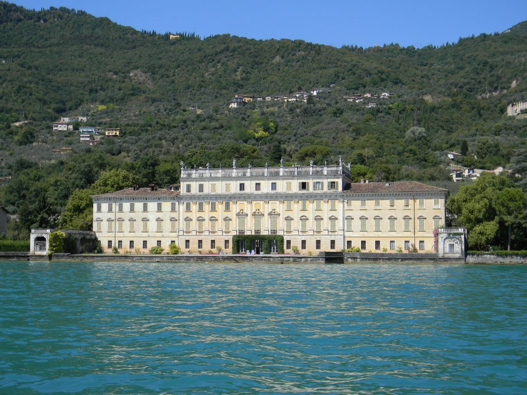 Palazzo Bettoni Gargnano