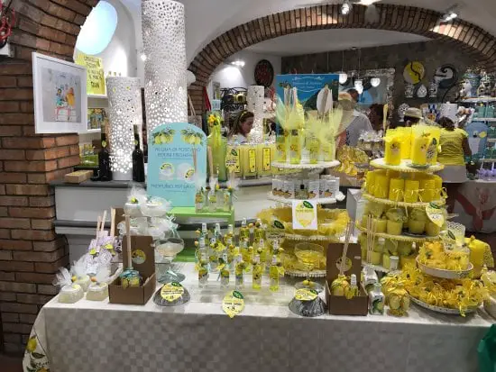 Lemon shop in Positano