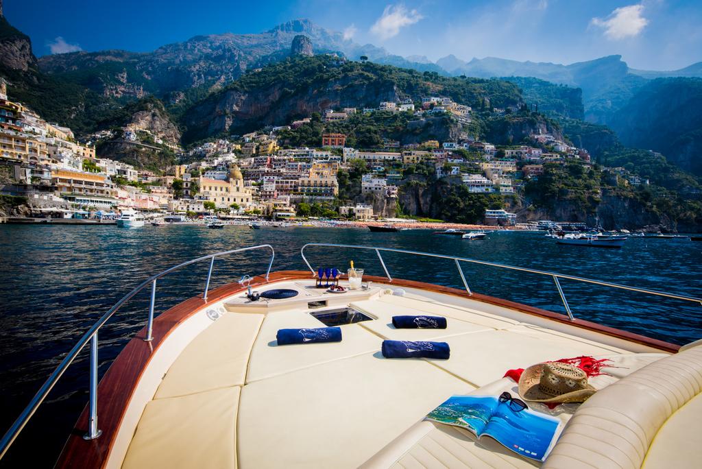 Positano rent a boat