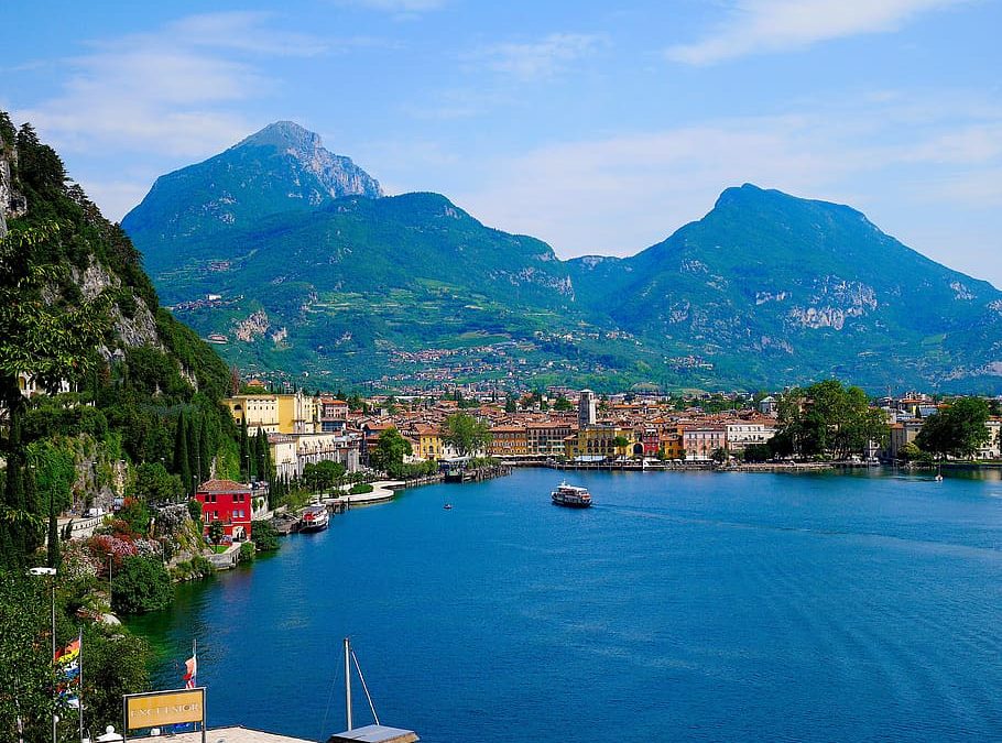 Best Airbnb in Lake Garda