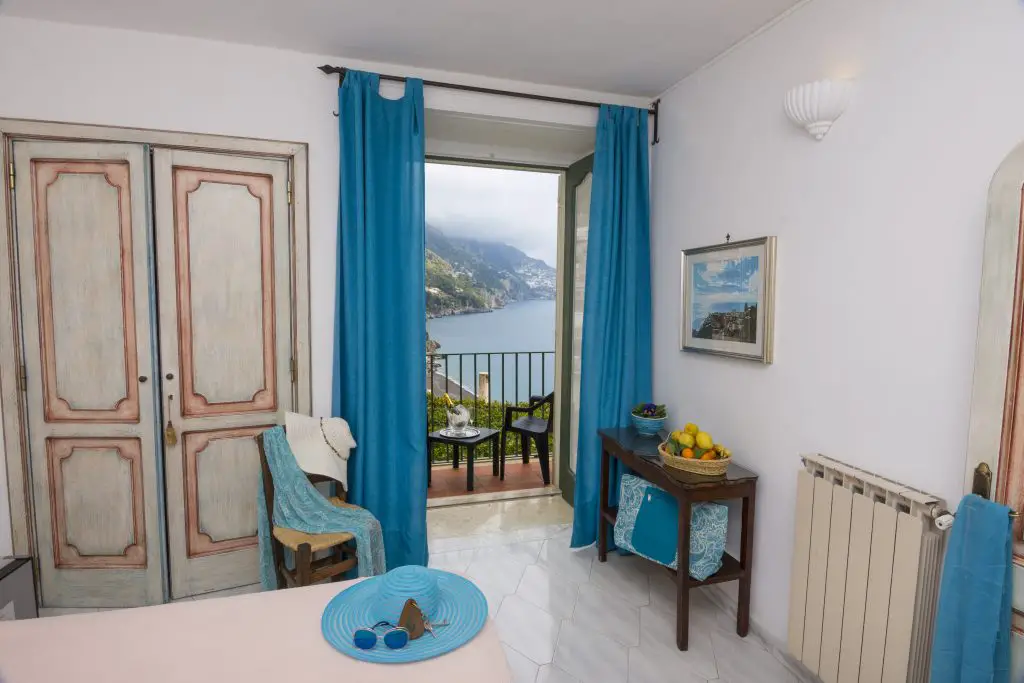 Cheap apartments in Positano