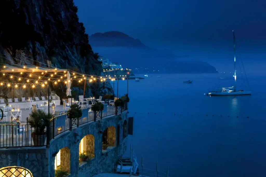 Luxury hotels in Amalfi town