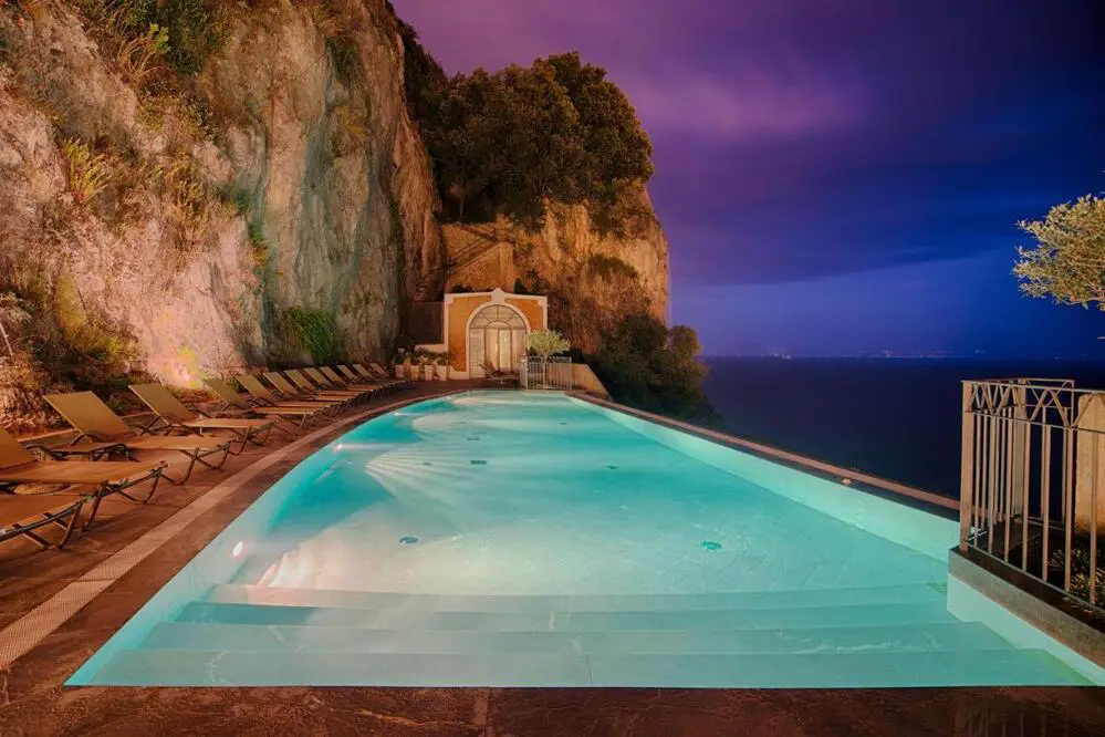 5 star hotels in Amalfi town