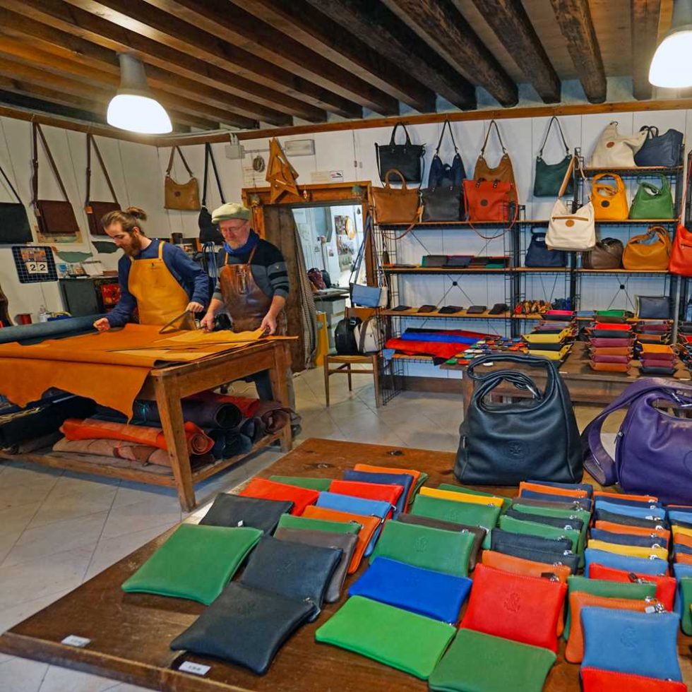 best-leather-shops-in-venice-italy-visit-beautiful-italy