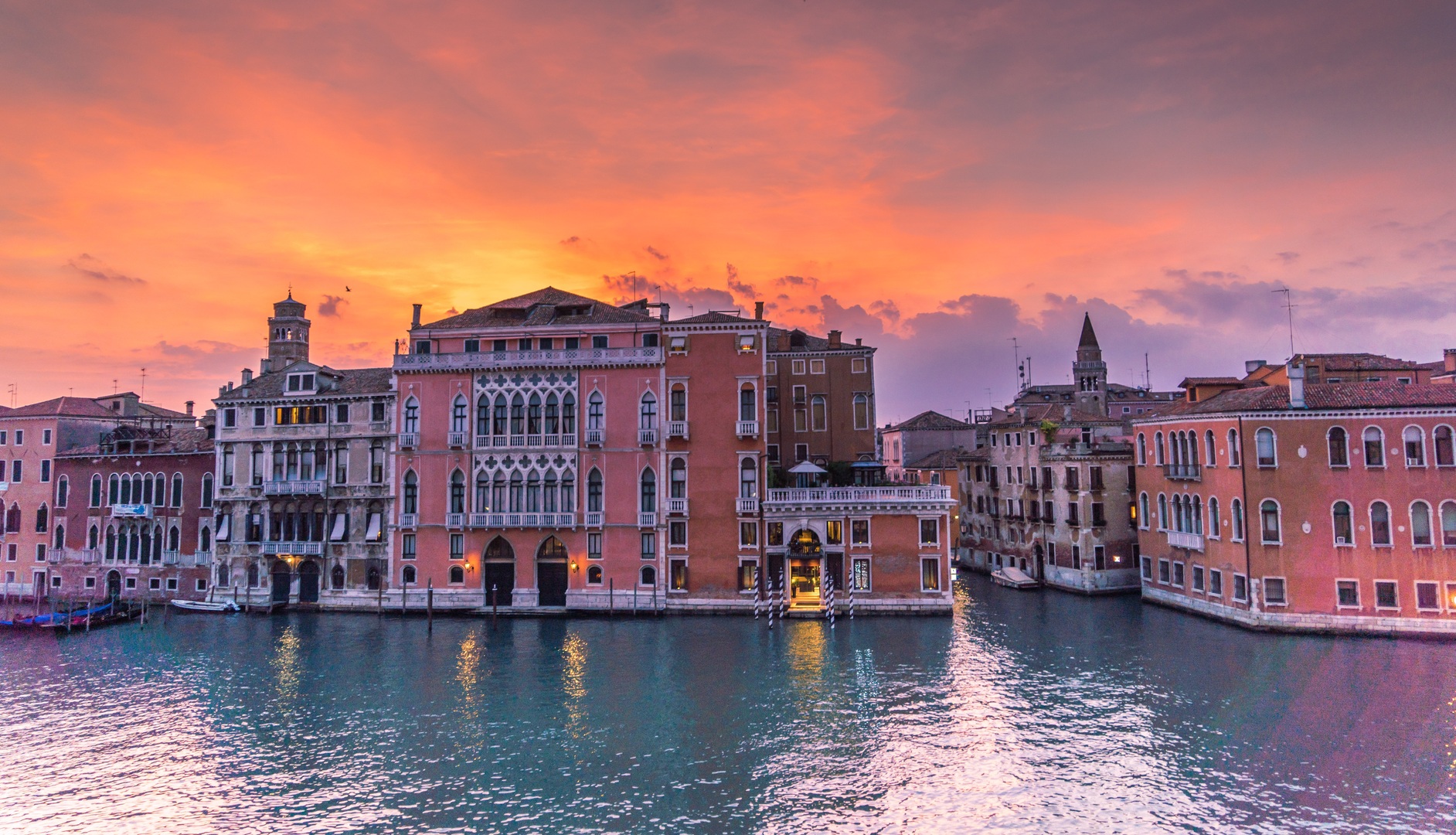 why-is-venice-so-expensive-visit-beautiful-italy