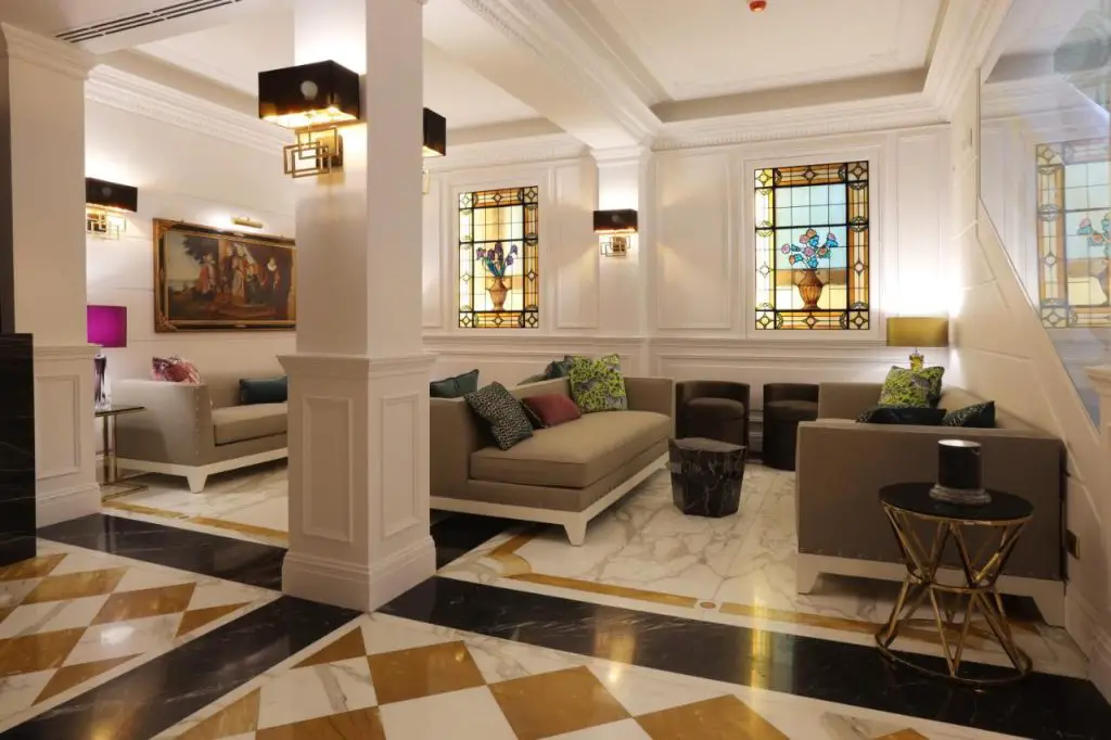 Best elegant 4 star hotels near Spanish Steps