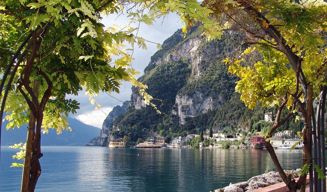 Best Restaurants With A View In Lake Garda Visit Beautiful Italy