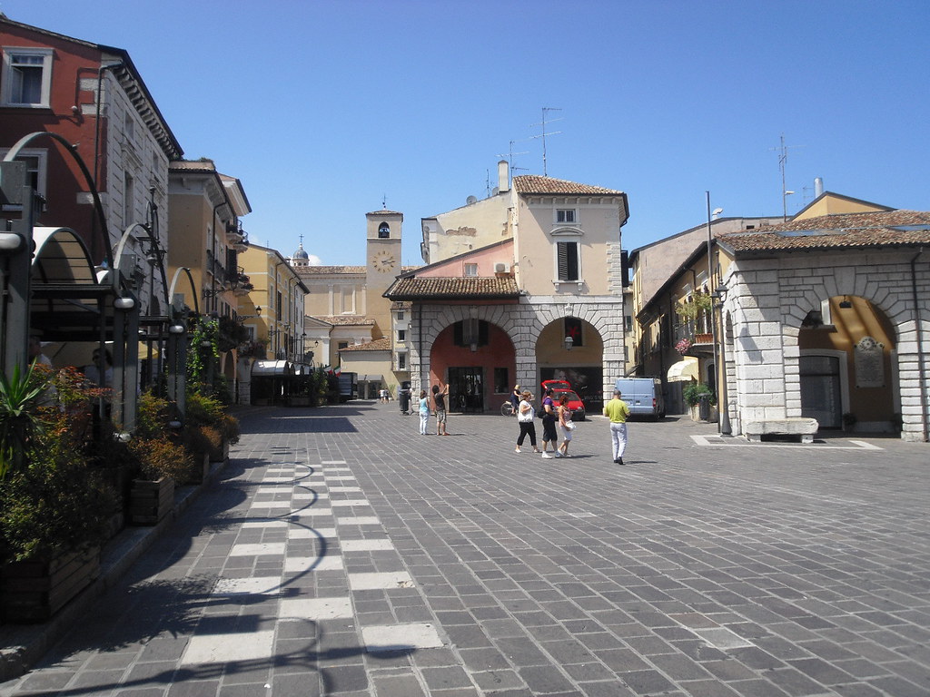 Shopping in Desenzano del Garda