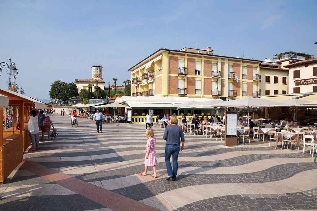 Shopping in Lazise