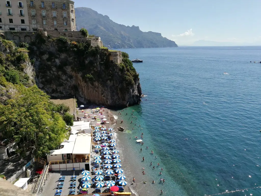 Best Amalfi Coast Beach Clubs - Visit Beautiful Italy