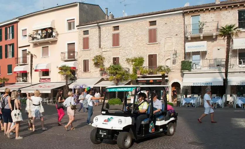 Shuttle in Sirmione