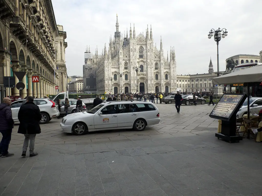 Taxi in Milan